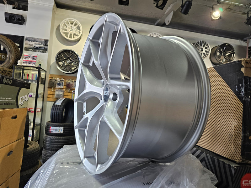 ESR RF2 18x9.5 5x120 ET22 Hyper Silver **CLEARANCE - 1 WHEEL ONLY**