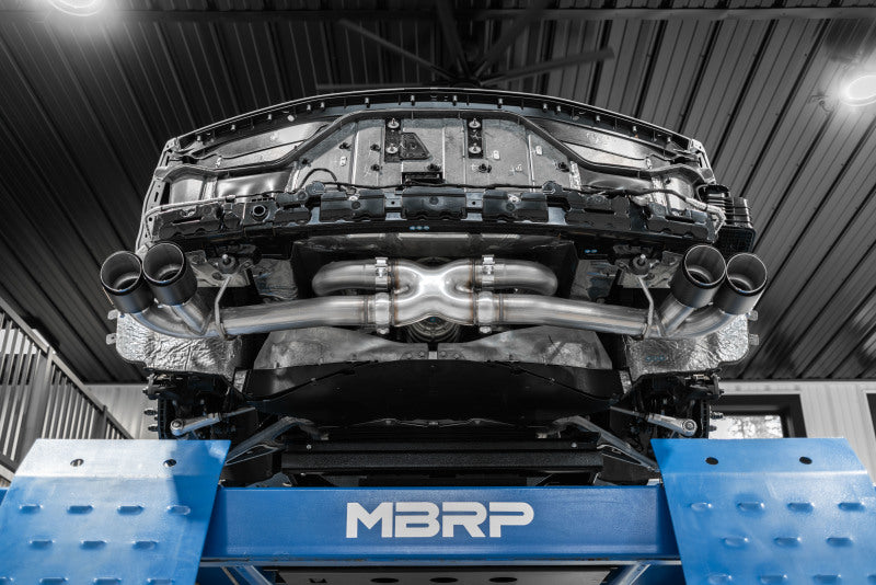 MBRP 20-23 Chevrolet Corvette C8 3in Cat Back Quad Split Rear Exit avec embouts en fibre de carbone - T304