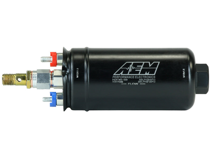 Pompe à carburant en ligne haute pression AEM 400LPH - Entrée femelle M18x1,5 vers sortie mâle M12x1,5