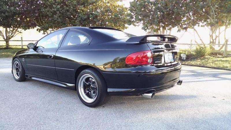 KBD Pontiac GTO 2004-2006 SAP Style 2 Piece Polyurethane Side Skirts