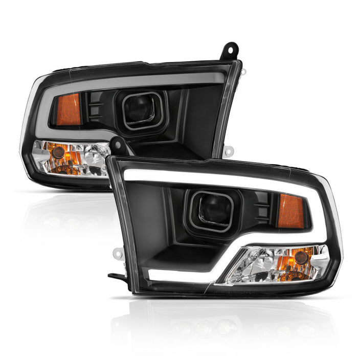 ANZO 09-18 Dodge Ram 1500 Phares de projecteur de style planche Noir avec Halo