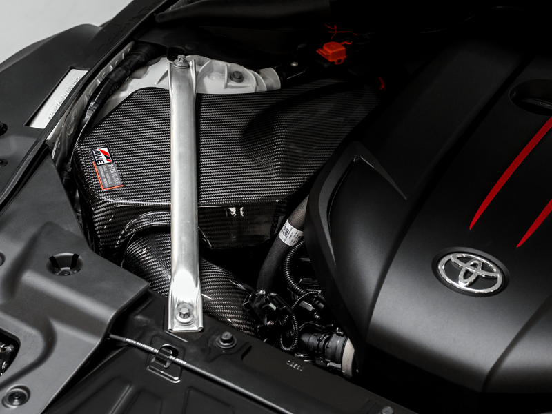 Couvercle d'admission en carbone AWE Tuning 2020+ Toyota GR Supra S-FLO