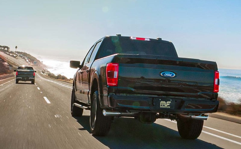 MagnaFlow 2016+ Toyota Tacoma 2.7L 3 pouces, sortie d'échappement arrière unique côté passager Cat-Back