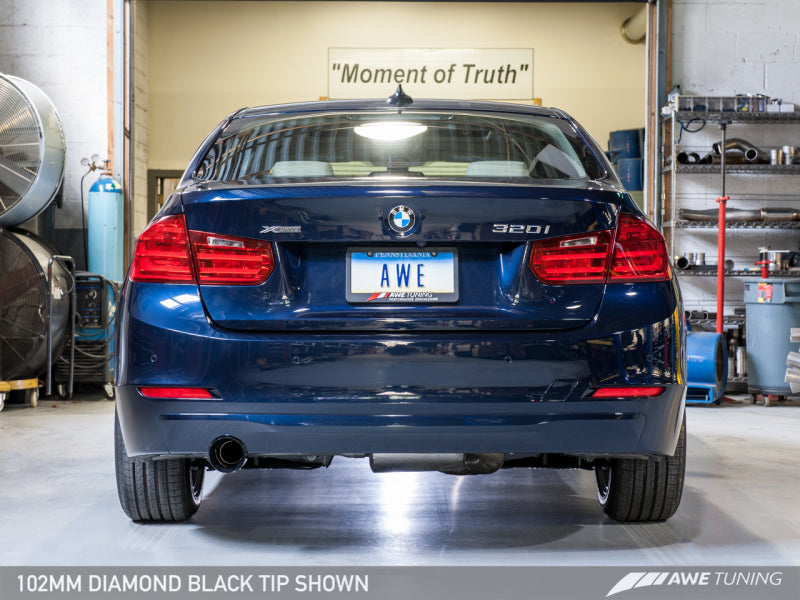 AWE Tuning 13-18 BMW 320i (F30) Touring Edition Échappement w/Perfomance Mid Pipe - Diamond Black Tips