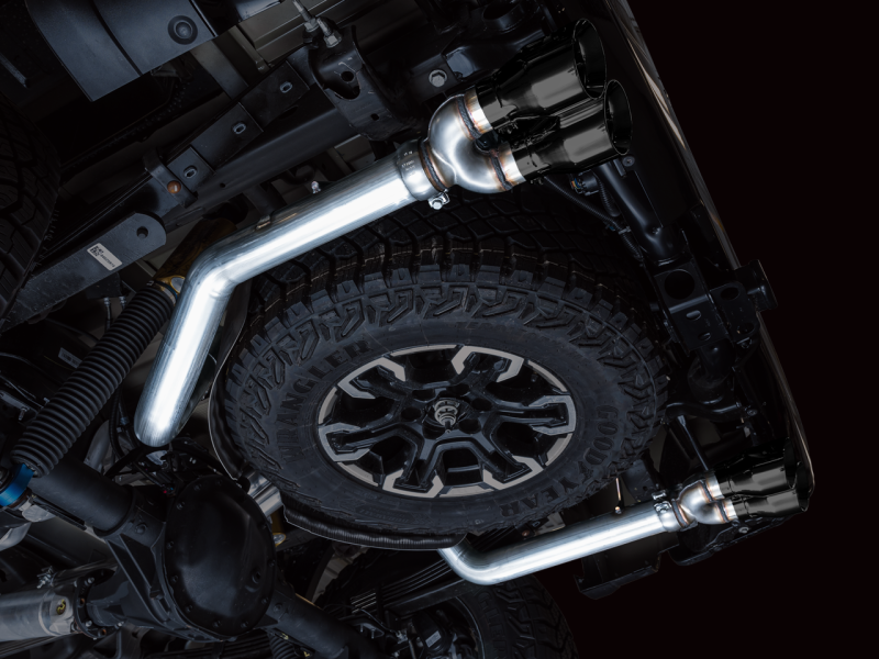 AWE Tuning 22-23 GMC Sierra 1500 AT4X 6.2L 0FG Catback Split Dual (pare-chocs plat) - Pointes noires diamant