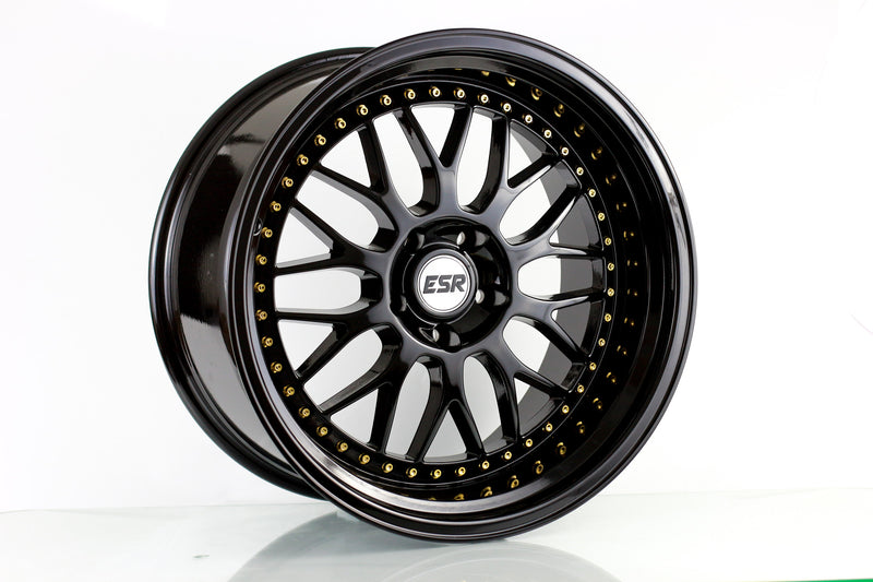 ESR SR01 19X9.5 5X114.3 +35 73.1 GLOSS BLACK W/GOLD RIVETS **Discontinued Model**