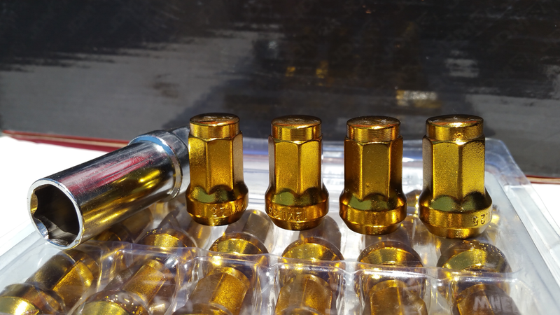 JDM SPORT LUG NUTS 12X1.5 GOLD (20 PCS + KEY)