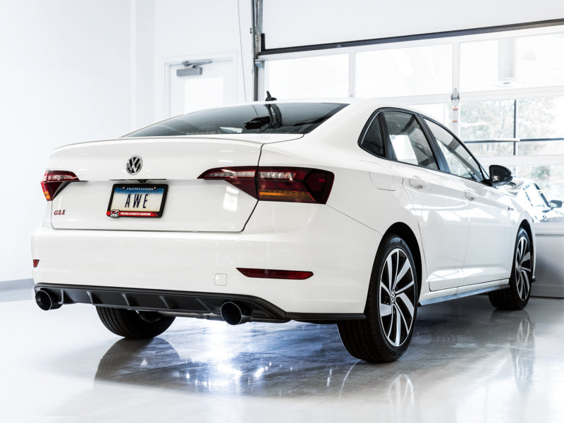 AWE Tuning 18-21 Volkswagen Jetta GLI Mk7 Échappement Touring - Embouts noirs diamant (Convient aux DP haut débit)