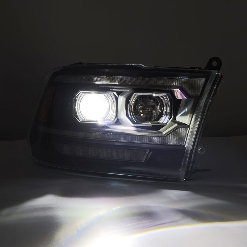 Phares de projecteur DEL AlphaRex 09-18 Dodge Ram 2500 LUXX style planche noirs avec lumière active/clignotant séquentiel/feux de jour