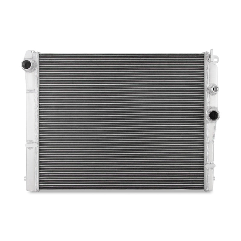 Radiateur de performance en aluminium Mishimoto pour Toyota Supra GR 3.0L 2020 et plus