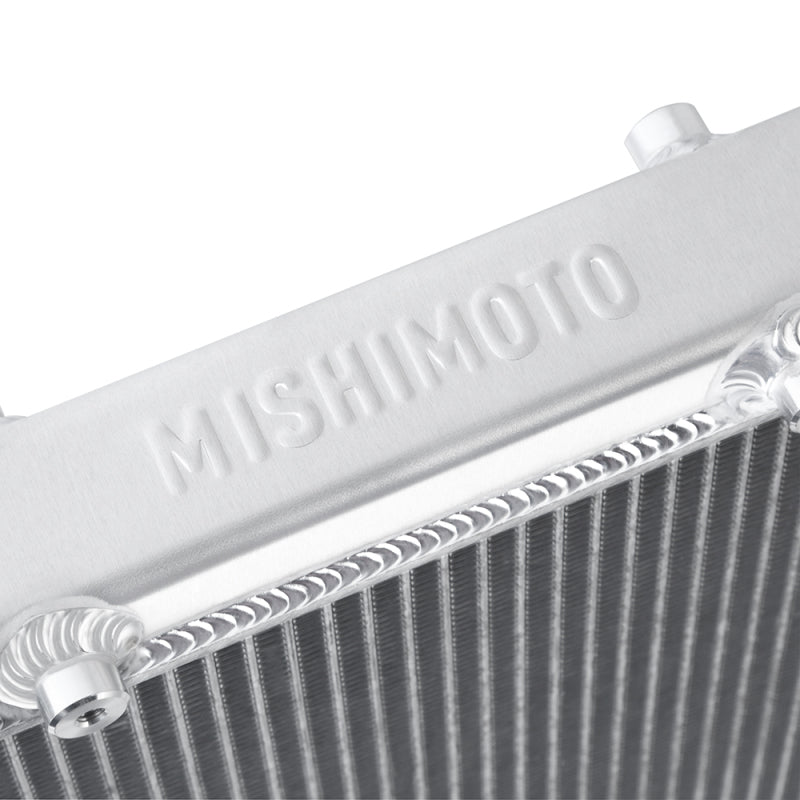 Radiateur de performance en aluminium universel prêt pour la course Mishimoto V2